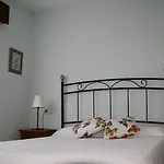 Rurales La Bardenilla Apartment *
